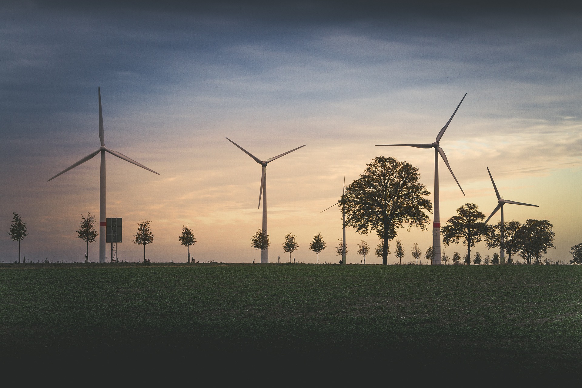 mrganso-wind-power-plant-5239642_1920